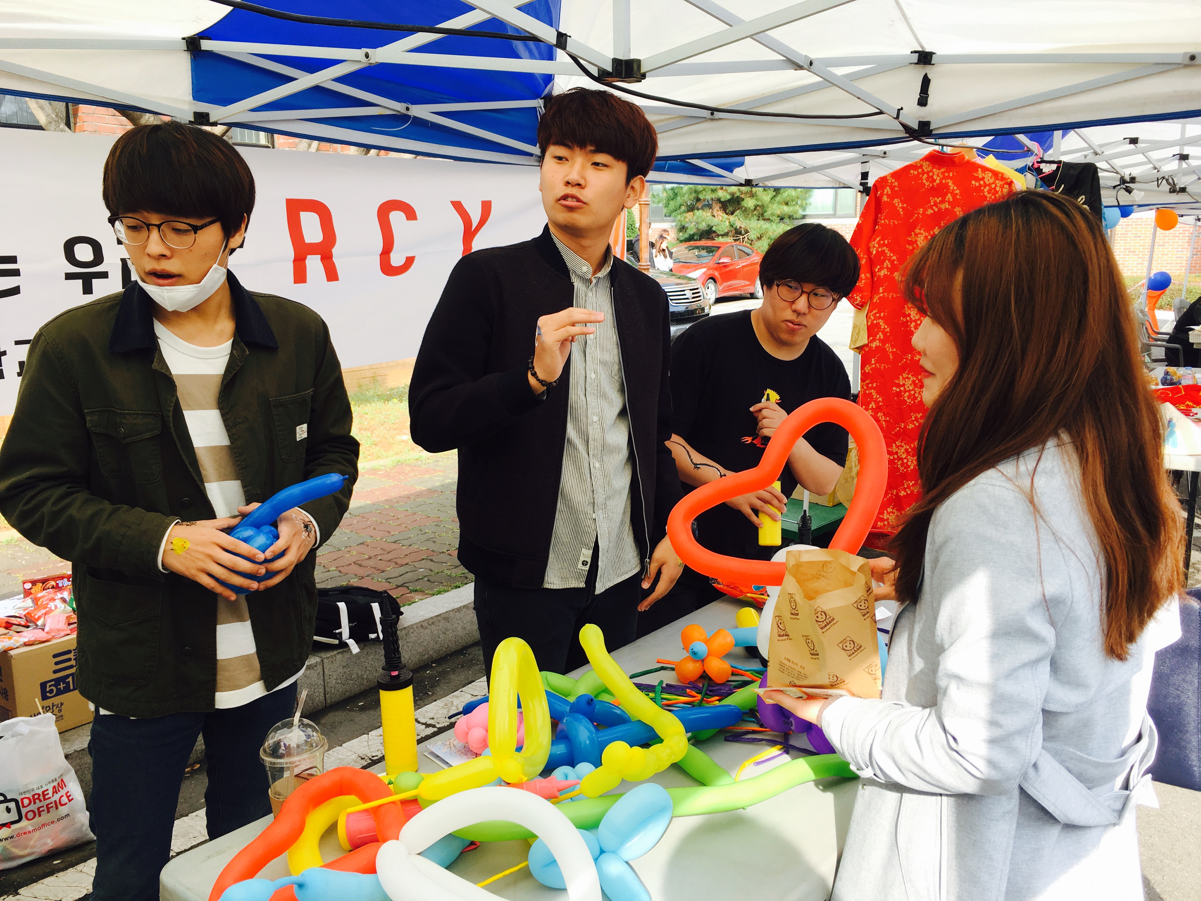 2017 벚꽃축제 봉사 부스운영(YOU&WE, RCY)  대표이미지